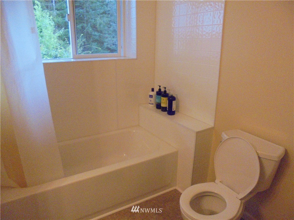 2981 Southeast Kamilche Point Road Shelton, WA 98584 - Photo 8 of 10 Gallery Image 8