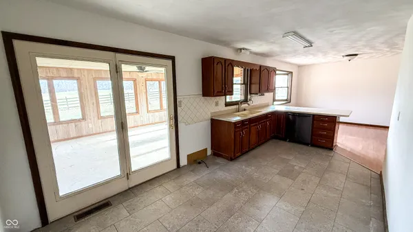 $594,900 | 7000 South Us Highway, Freedom, IN 47431