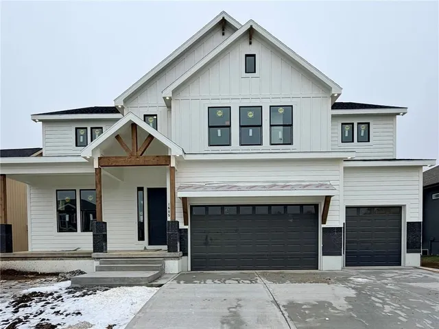 $826,240 | 1605 Southwest Arbor Park Drive, Lee's Summit, MO 64082