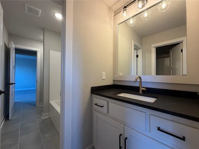 $826,240 | 1605 Southwest Arbor Park Drive, Lee's Summit, MO 64082