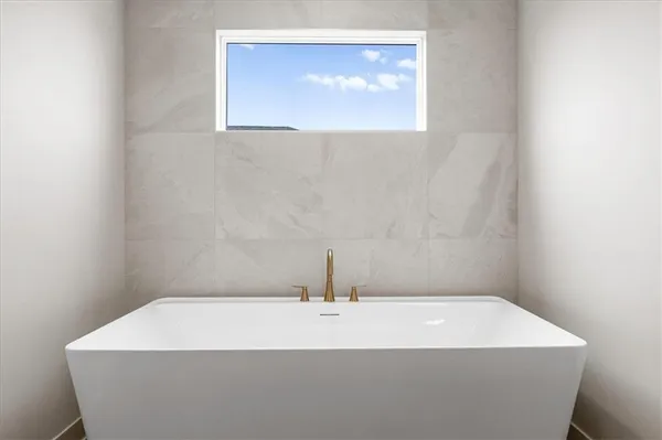 $826,240 | 1605 Southwest Arbor Park Drive, Lee's Summit, MO 64082