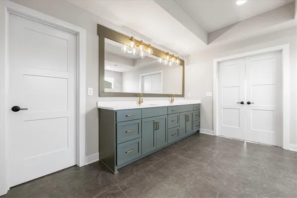 $826,240 | 1605 Southwest Arbor Park Drive, Lee's Summit, MO 64082