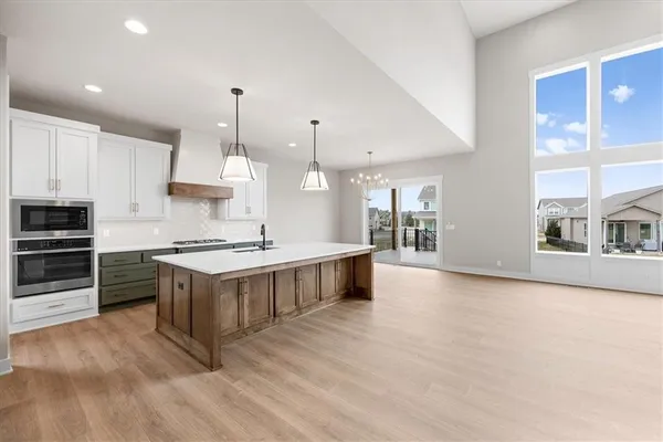 $826,240 | 1605 Southwest Arbor Park Drive, Lee's Summit, MO 64082