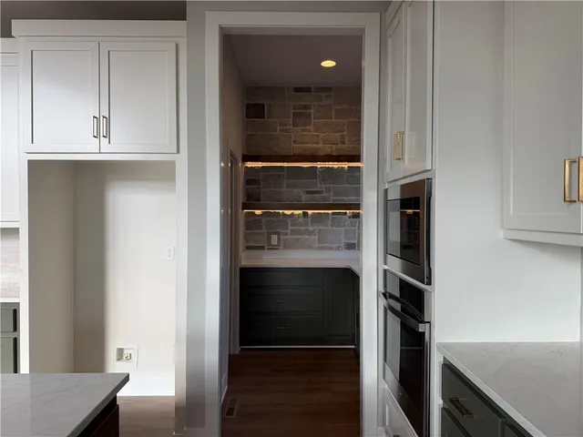 $826,240 | 1605 Southwest Arbor Park Drive, Lee's Summit, MO 64082