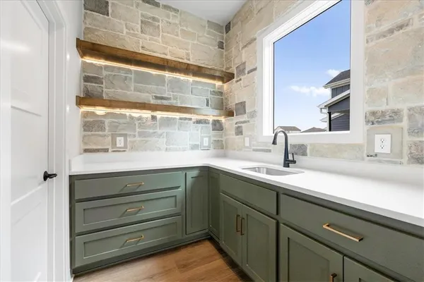 $826,240 | 1605 Southwest Arbor Park Drive, Lee's Summit, MO 64082