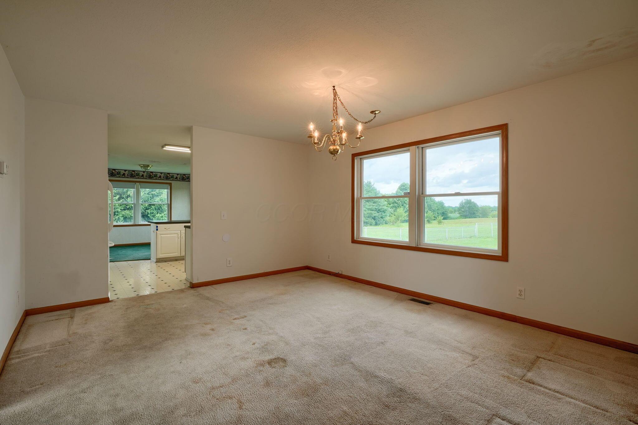 4600 Winchester Southern Road Circleville, OH 43113 - Photo 19 of 64 dining or family room, off kitchen