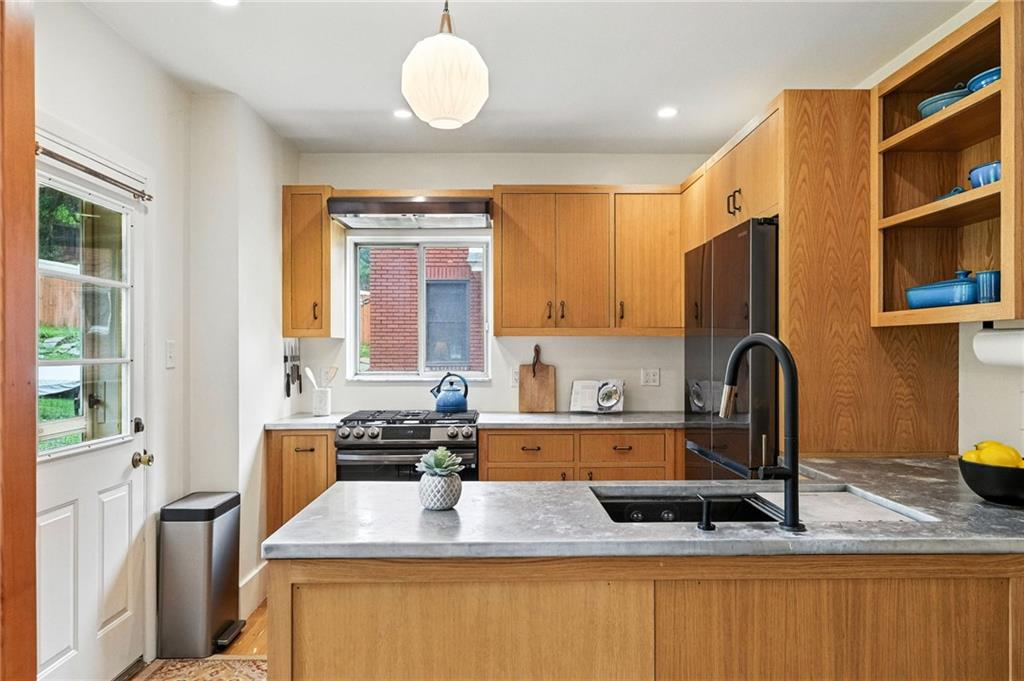 4329 Stanton Avenue Pittsburgh, PA 15201 - Photo 16 of 45