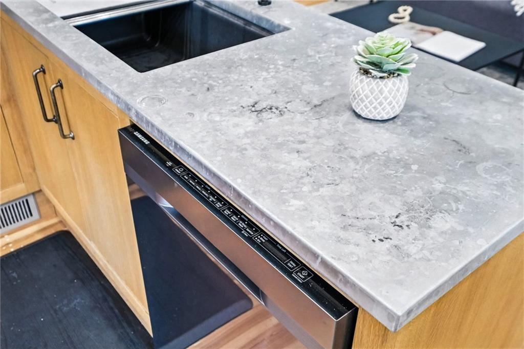 4329 Stanton Avenue Pittsburgh, PA 15201 - Photo 18 of 45