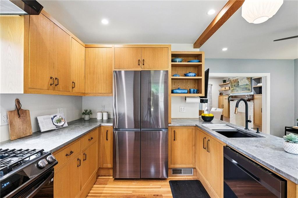 4329 Stanton Avenue Pittsburgh, PA 15201 - Photo 21 of 45