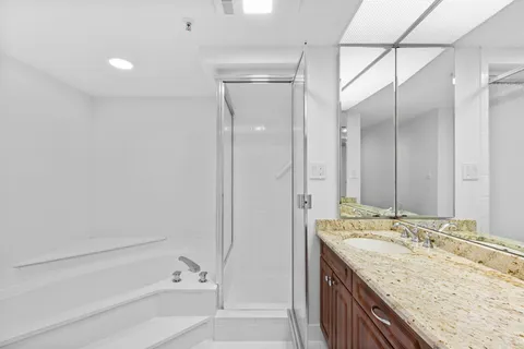 $585,000 | 3440 South Ocean Boulevard, Unit 107S, Palm Beach, FL 33480