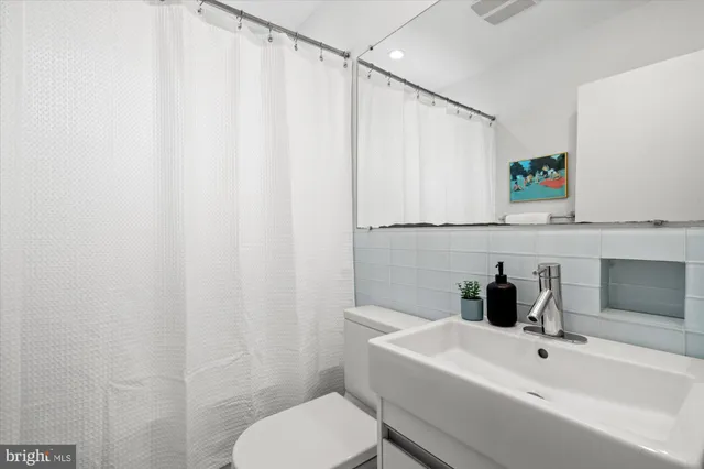 $1,100,000 | 2917 Argyle Drive, Alexandria, VA 22305