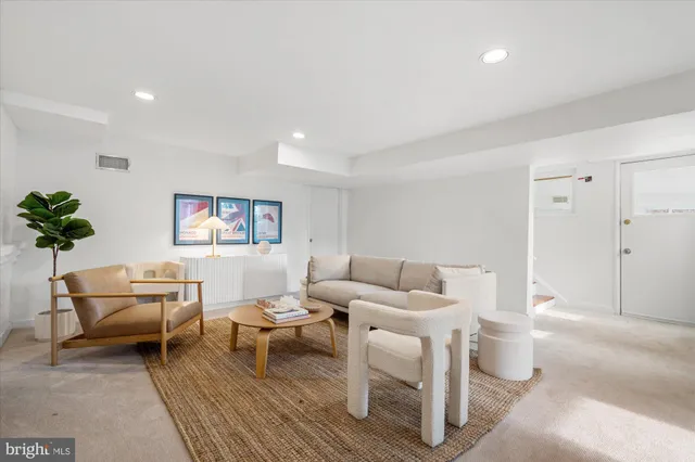 $1,100,000 | 2917 Argyle Drive, Alexandria, VA 22305