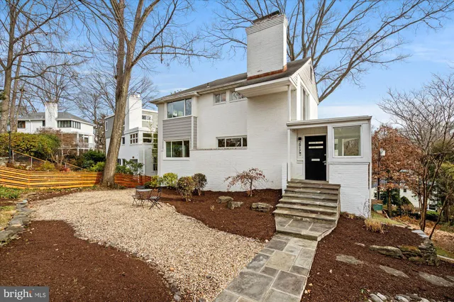 $1,100,000 | 2917 Argyle Drive, Alexandria, VA 22305