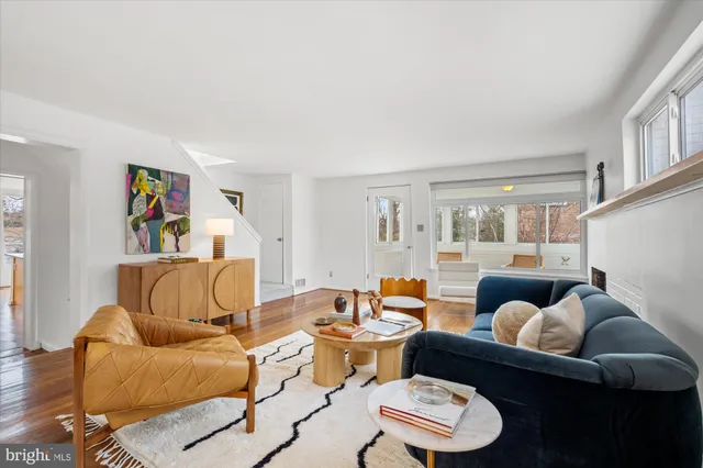 $1,100,000 | 2917 Argyle Drive, Alexandria, VA 22305