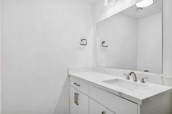 $3,500 | 4144 North 36th Street, Phoenix, AZ 85018