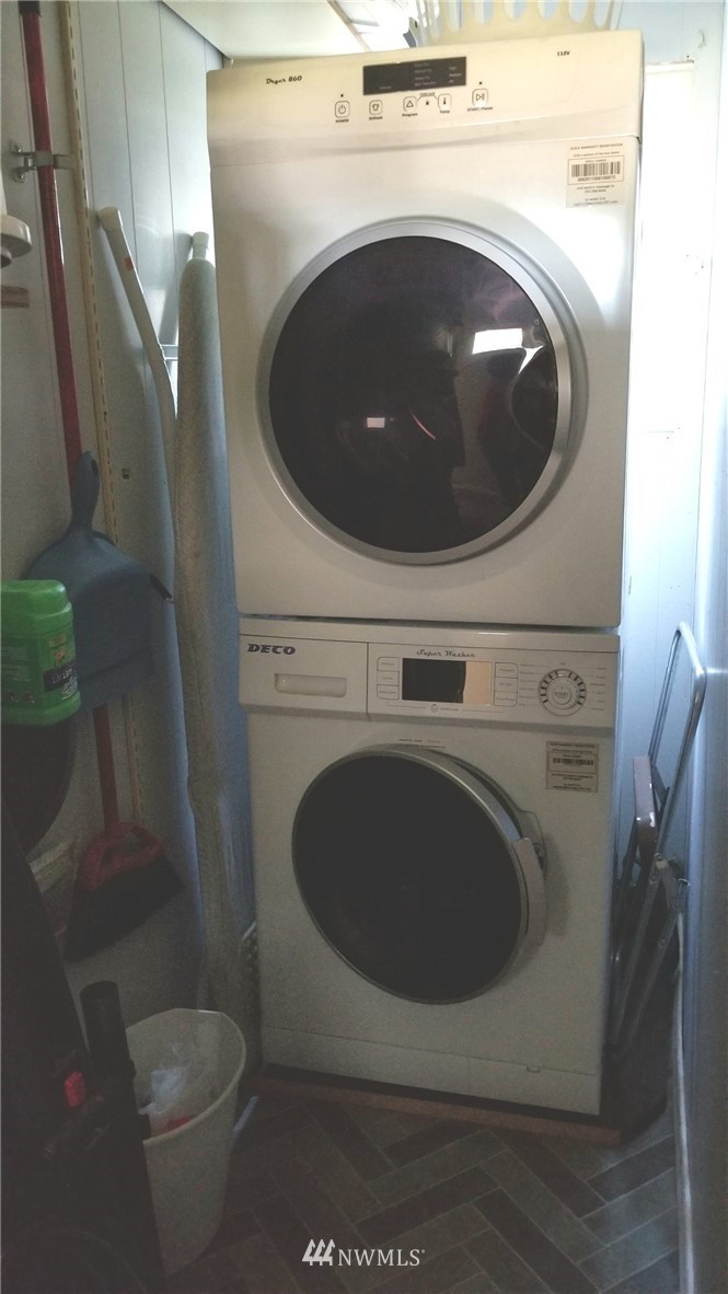171 Spath Road Sequim, WA 98382 - Photo 18 of 21 a utility room with dryer and washer