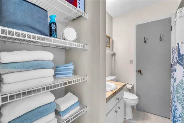 $2,750 | 331 Burke Road, Venice, FL 34293