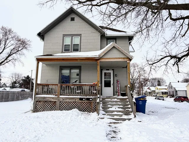 $270,000 | 1403 South Main Street, Oshkosh, WI 54902