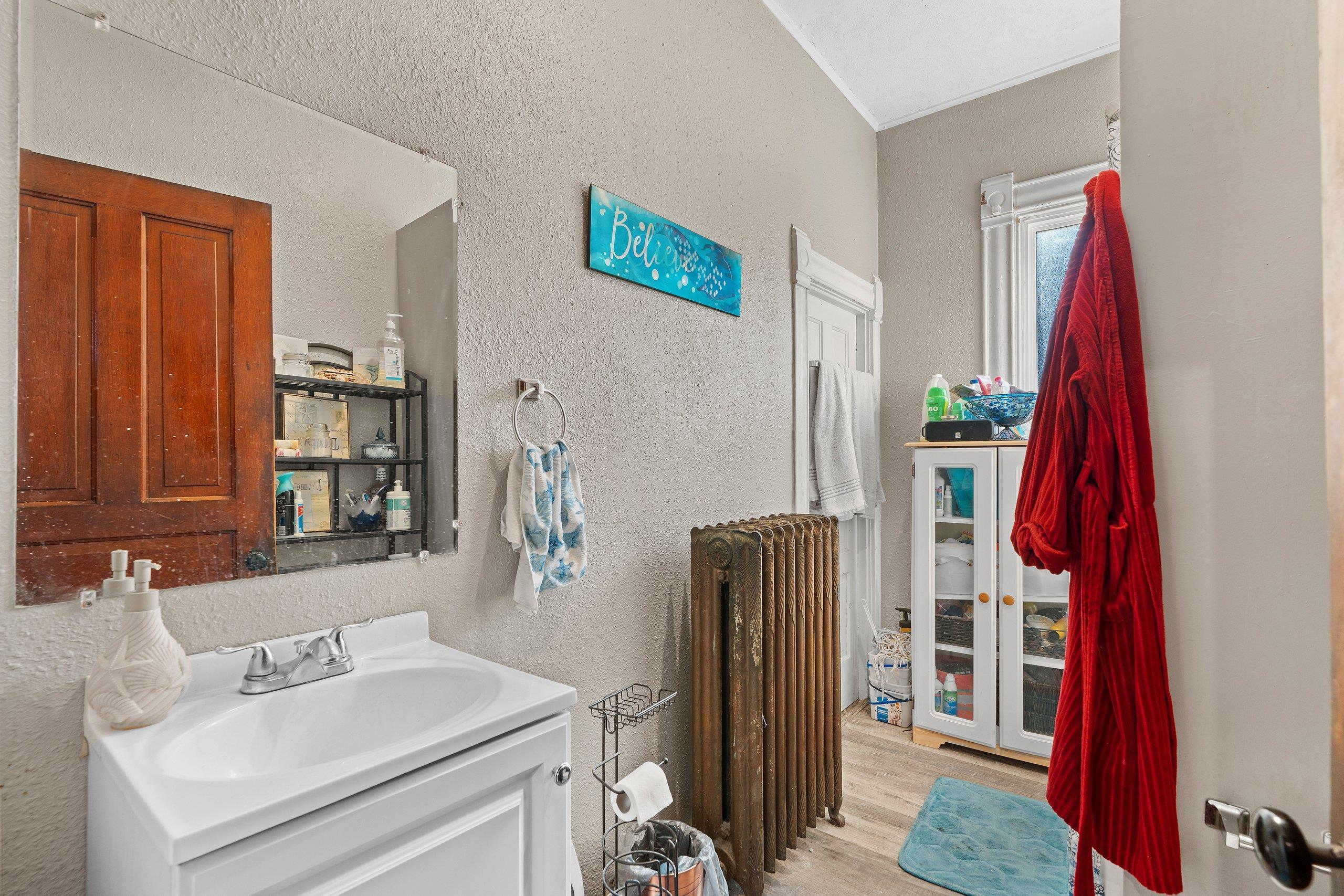 1403 South Main Street Oshkosh, WI 54902 - Photo 14 of 41