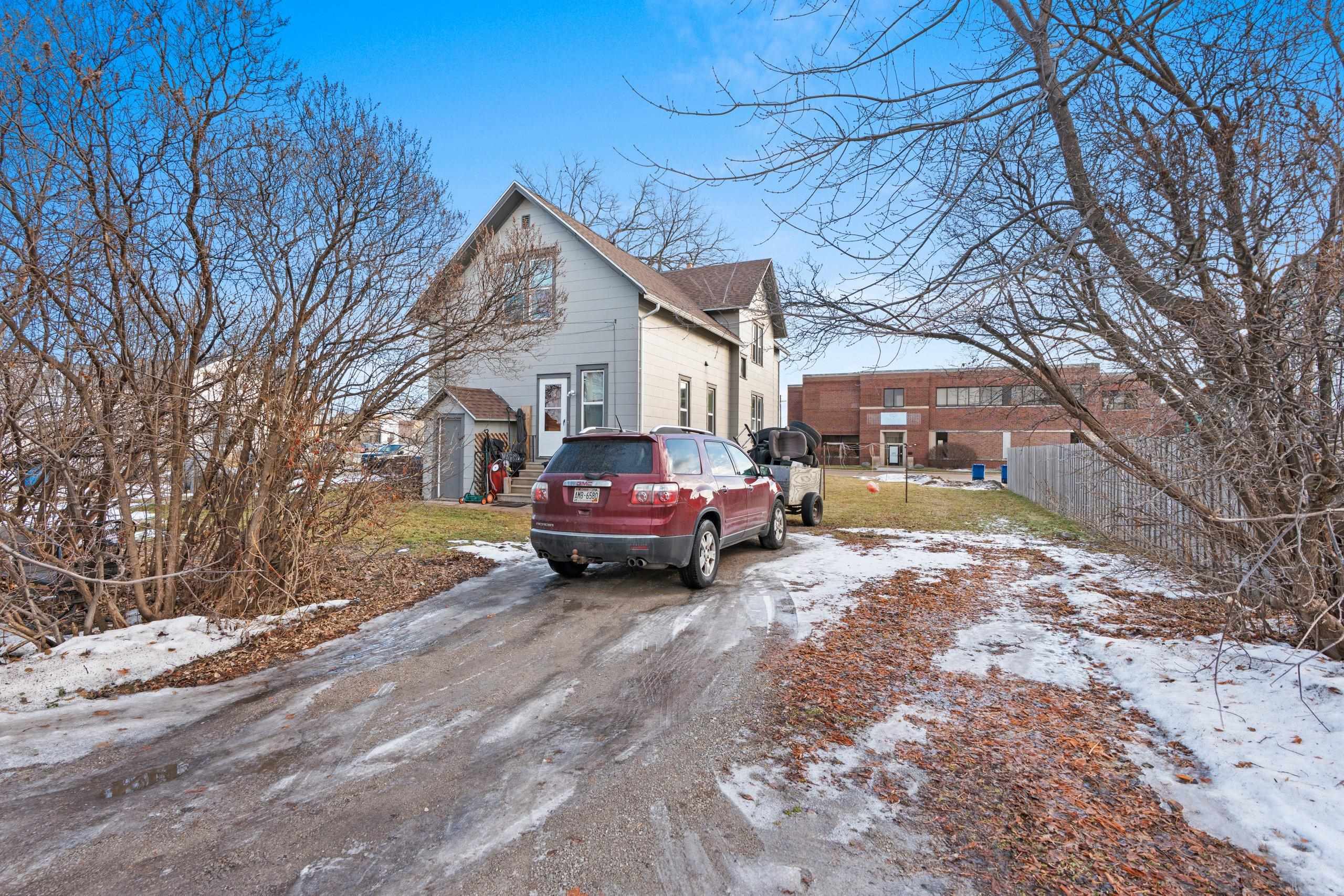 1403 South Main Street Oshkosh, WI 54902 - Photo 37 of 41