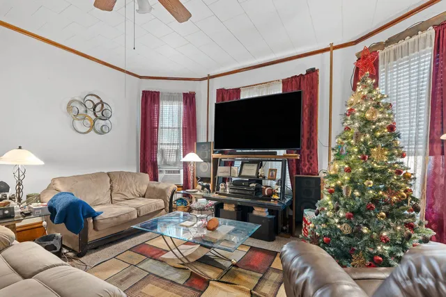 $270,000 | 1403 South Main Street, Oshkosh, WI 54902