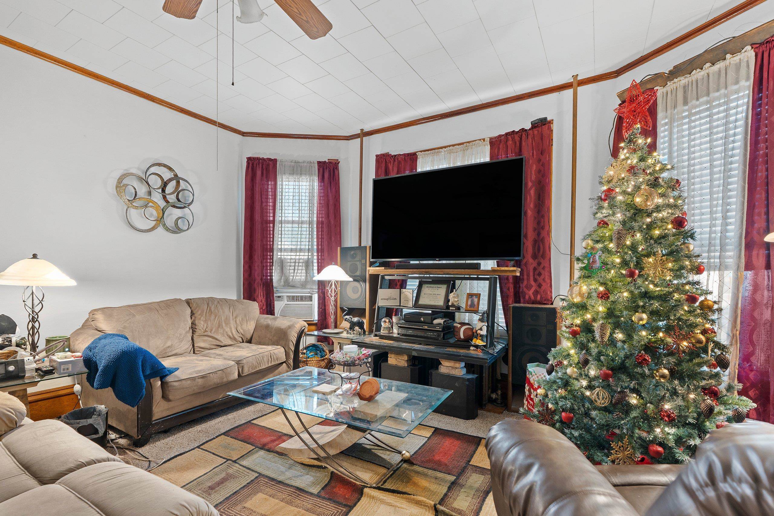 1403 South Main Street Oshkosh, WI 54902 - Photo 4 of 41