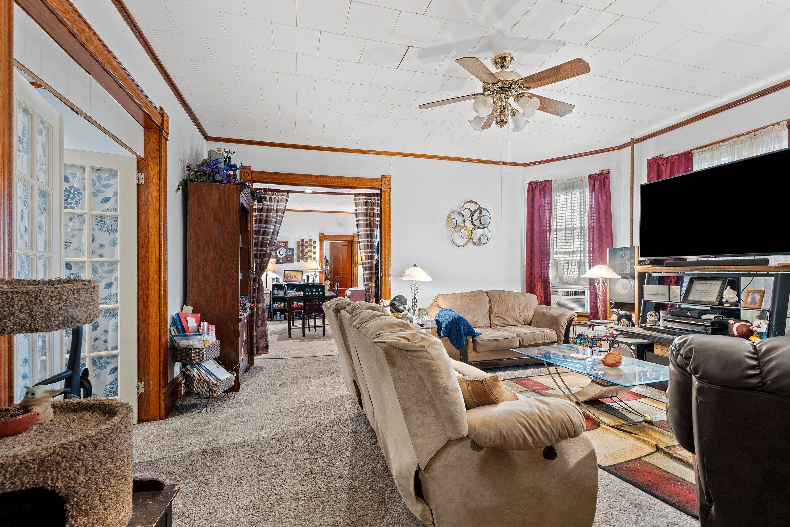 1403 South Main Street Oshkosh, WI 54902 - Photo 5 of 41