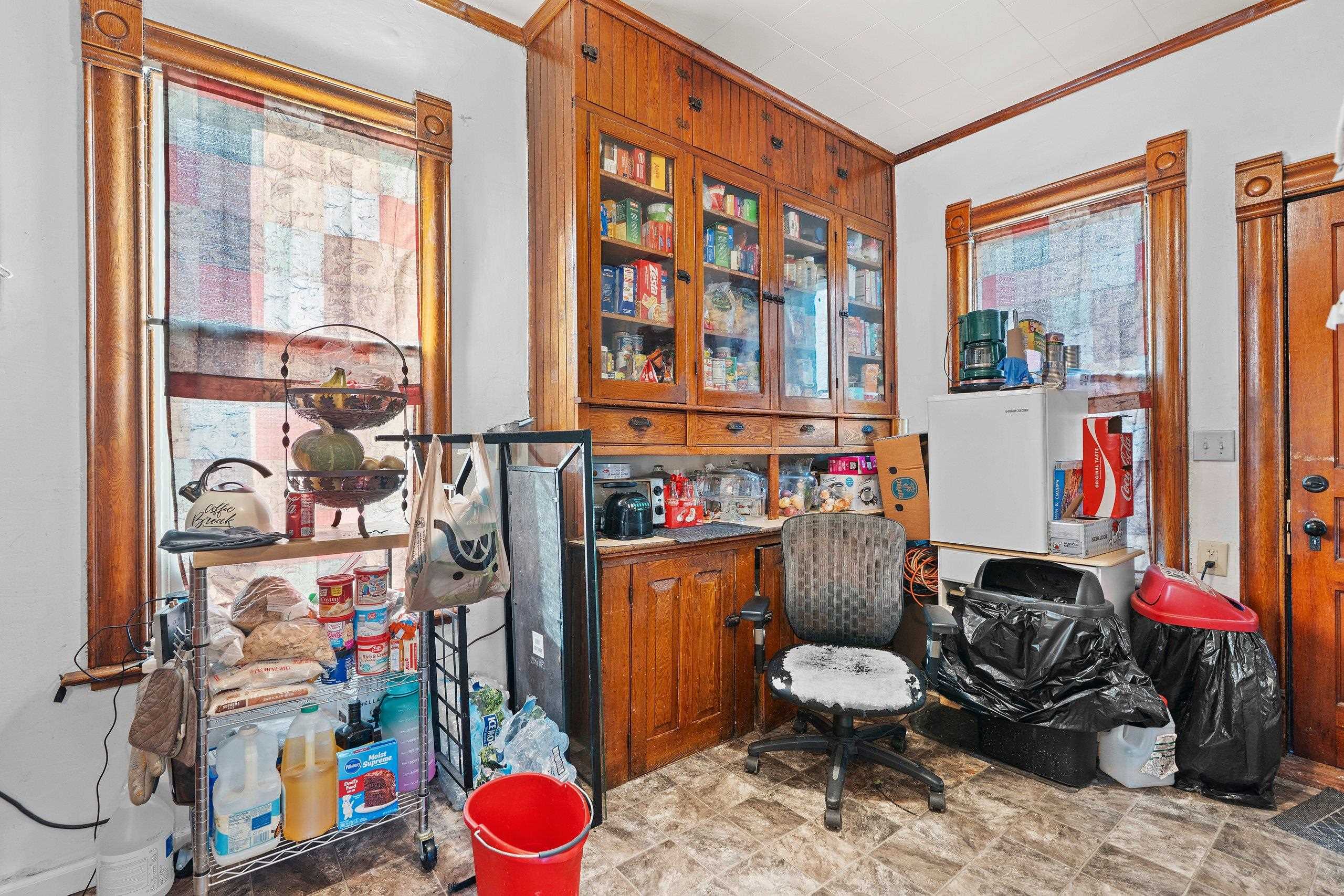 1403 South Main Street Oshkosh, WI 54902 - Photo 8 of 41