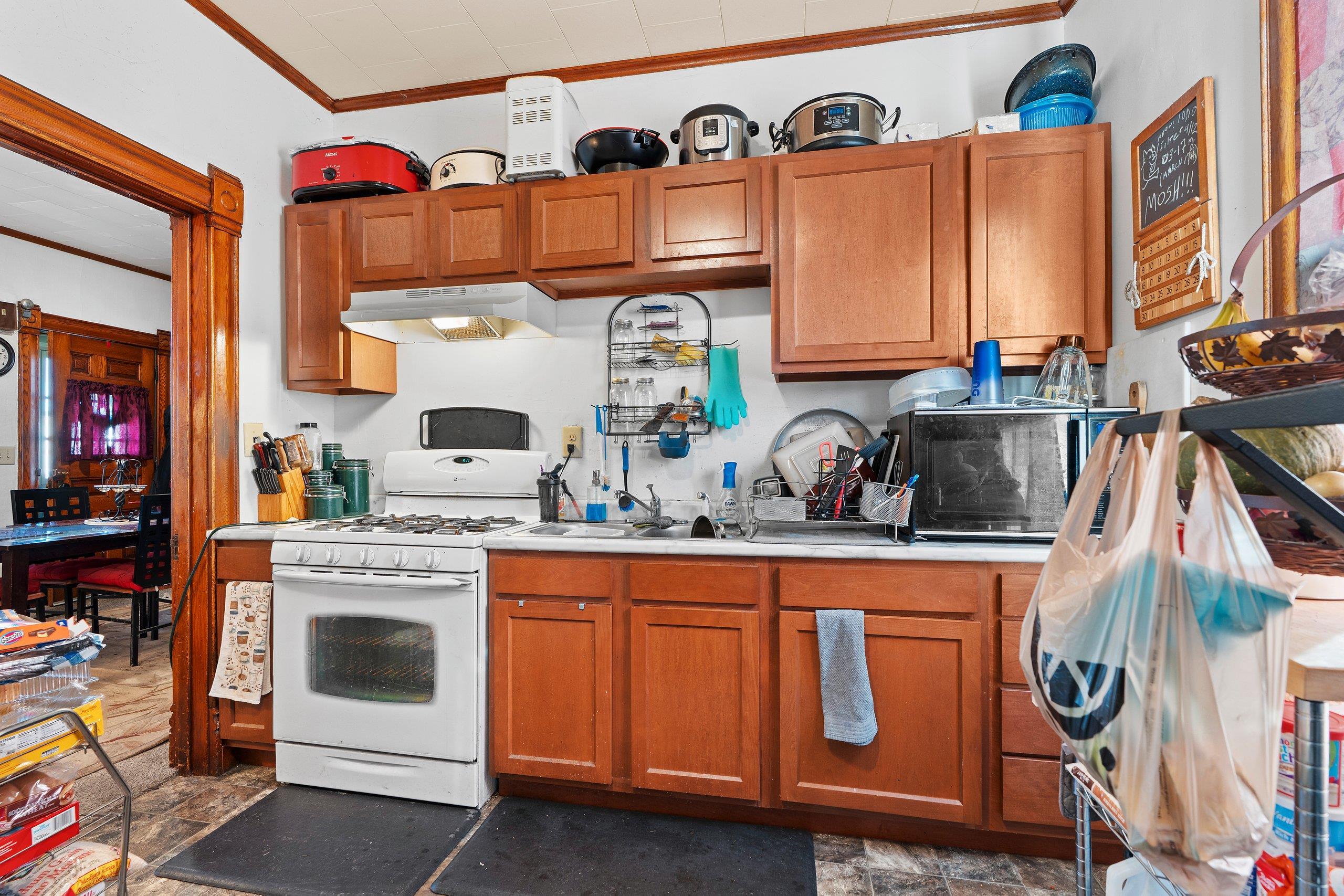 1403 South Main Street Oshkosh, WI 54902 - Photo 10 of 41