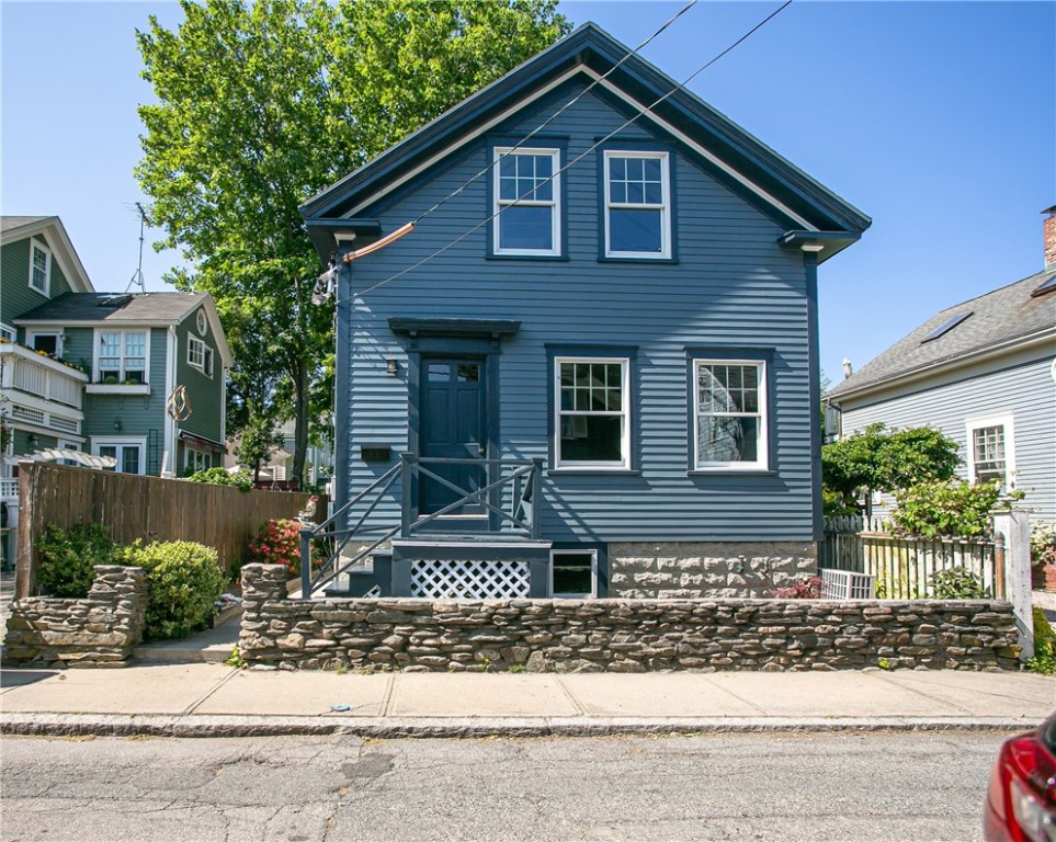 5 Cherry Street Newport, RI 02840 - Photo 2 of 29