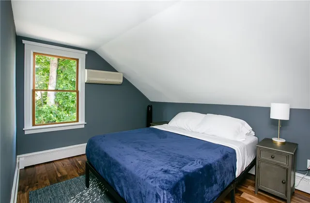 $3,800 | 5 Cherry Street, Newport, RI 02840