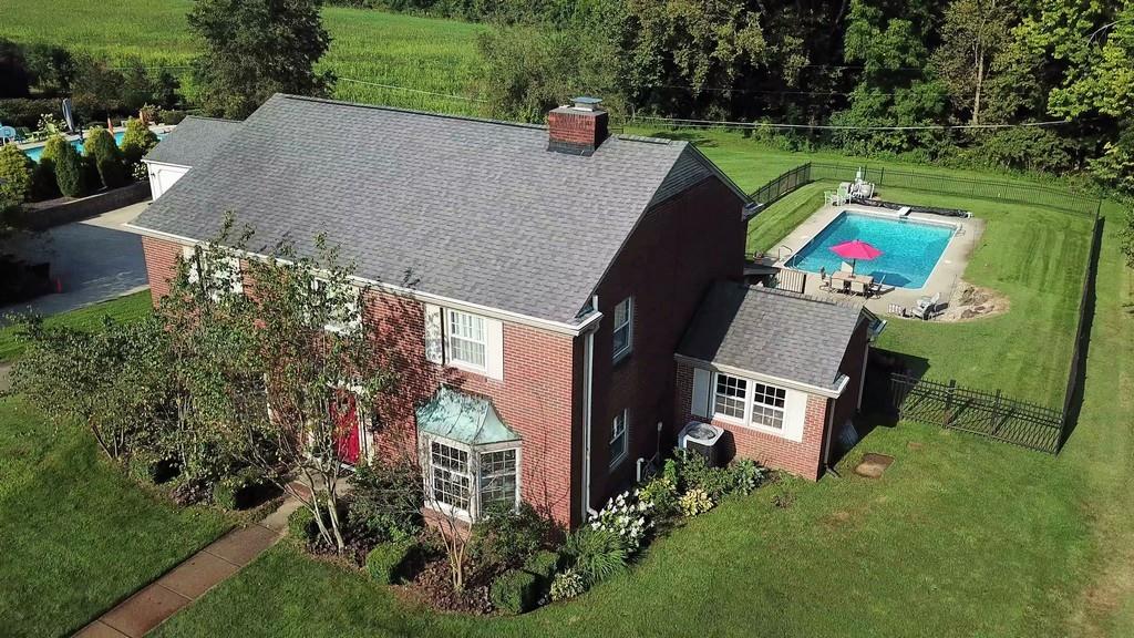 4134 North Riverside Drive Columbus, IN 47203 - Photo 1 of 40