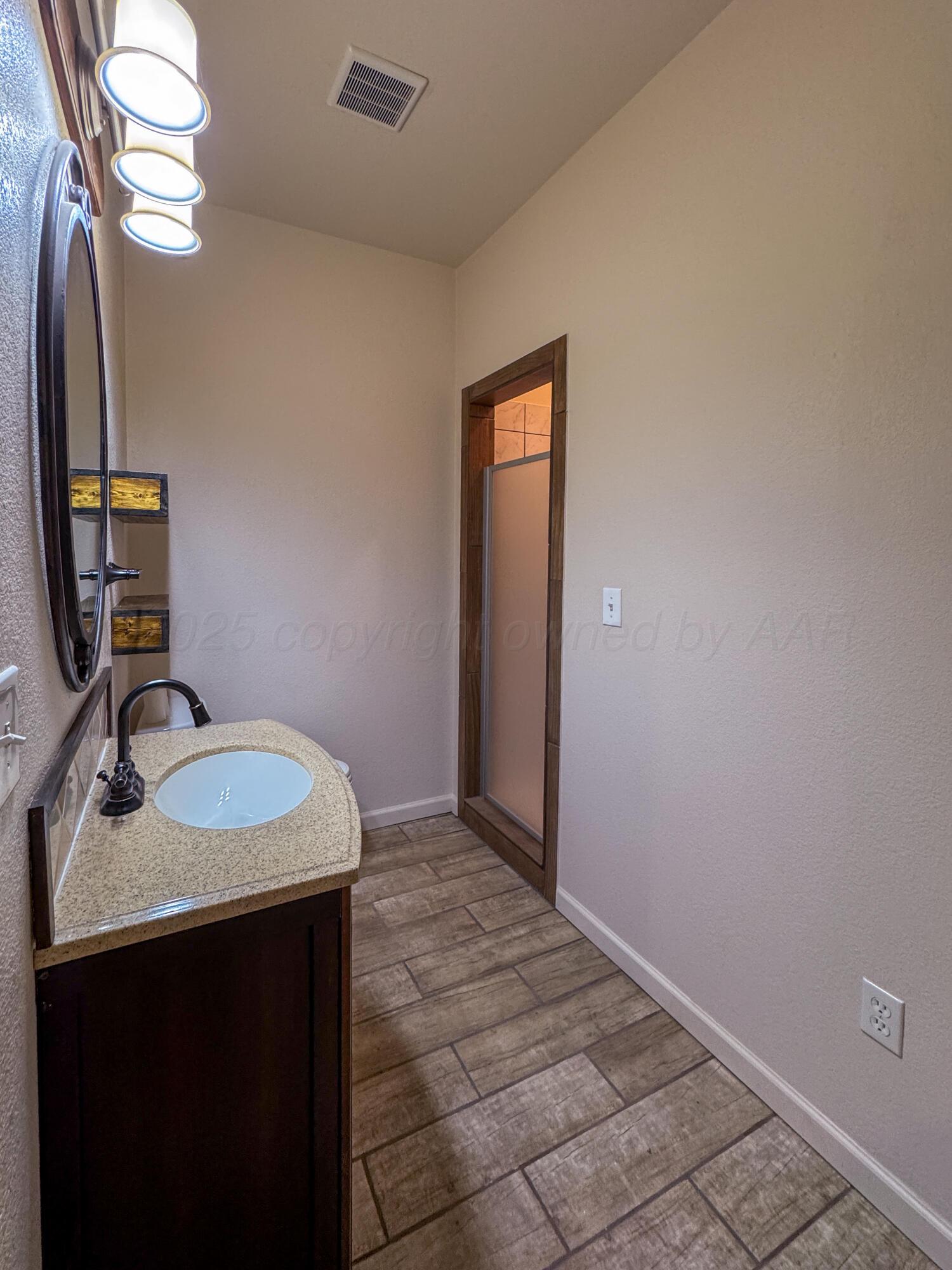 19100 Stone Creek Road Amarillo, TX 79124 - Photo 38 of 49 Apartment bathroom