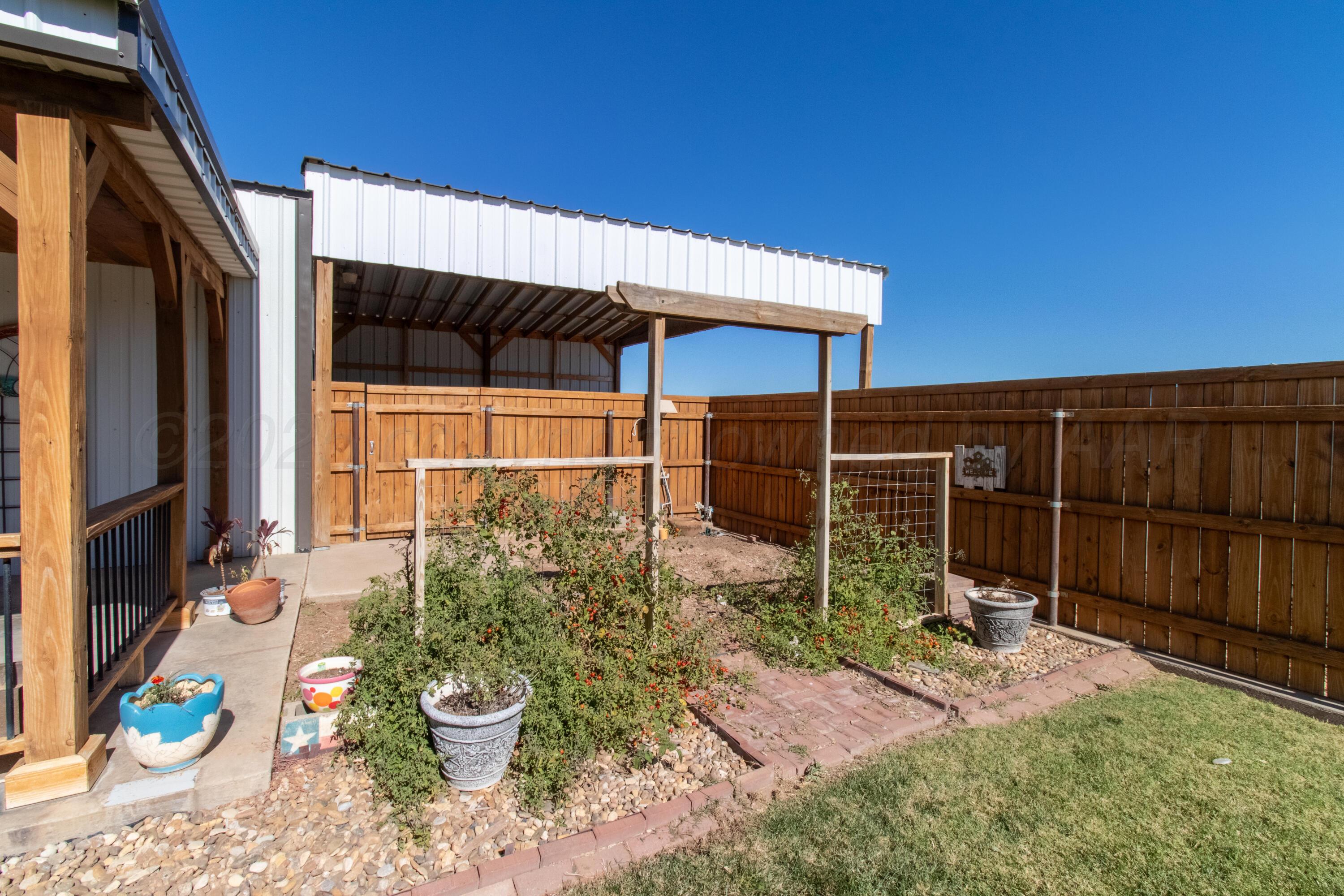 19100 Stone Creek Road Amarillo, TX 79124 - Photo 40 of 49 Outdoor garden area