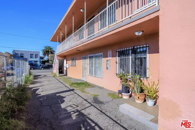 $1,200,000 | 4610 Compton Avenue, Los Angeles, CA 90011