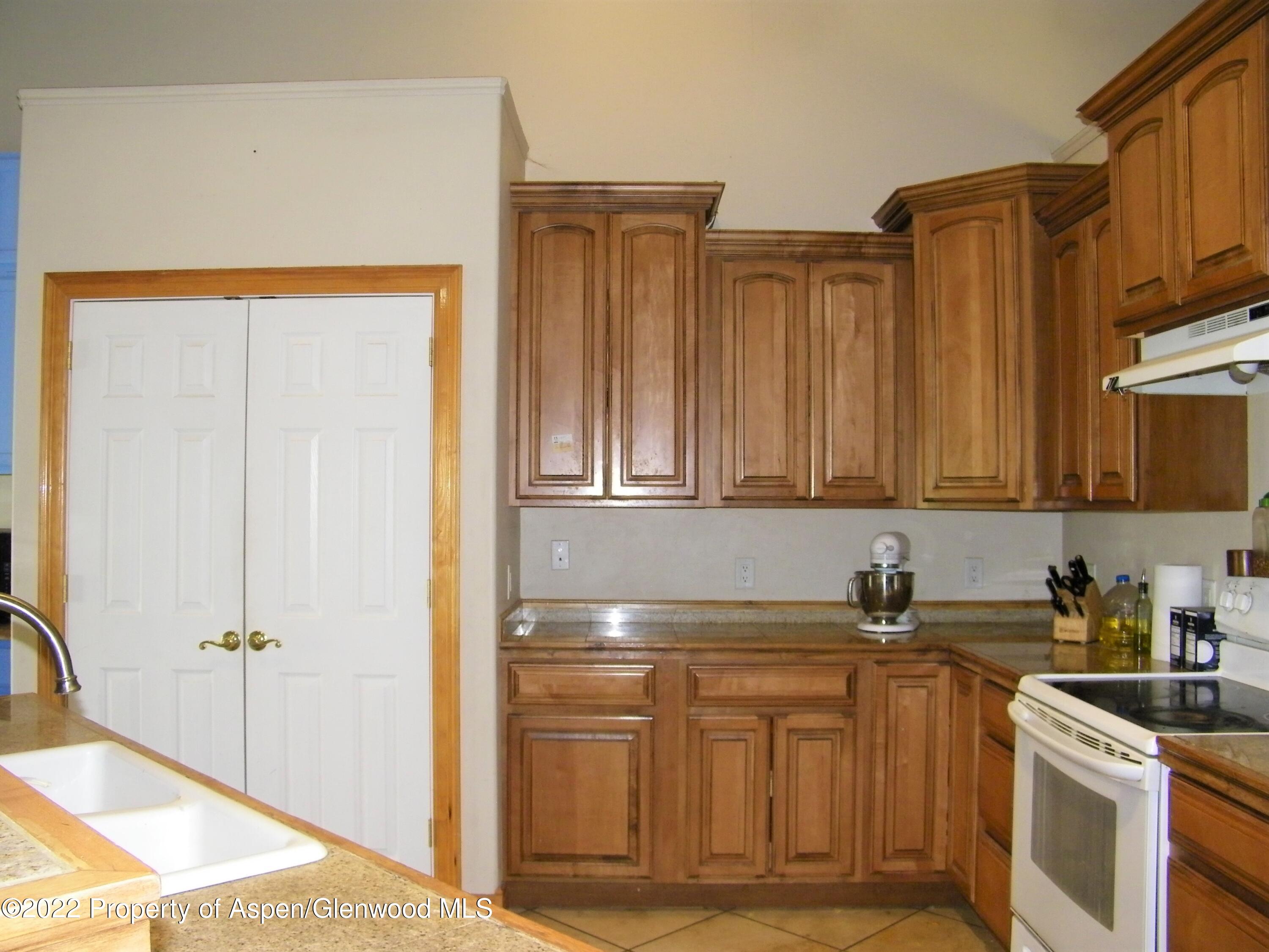 133 Native Springs Drive Rifle, CO 81650 - Photo 9 of 15 Kitchen