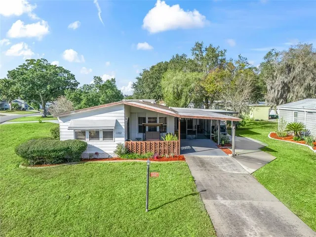 $179,900 | 1102 Dustin Drive, Lady Lake, FL 32159