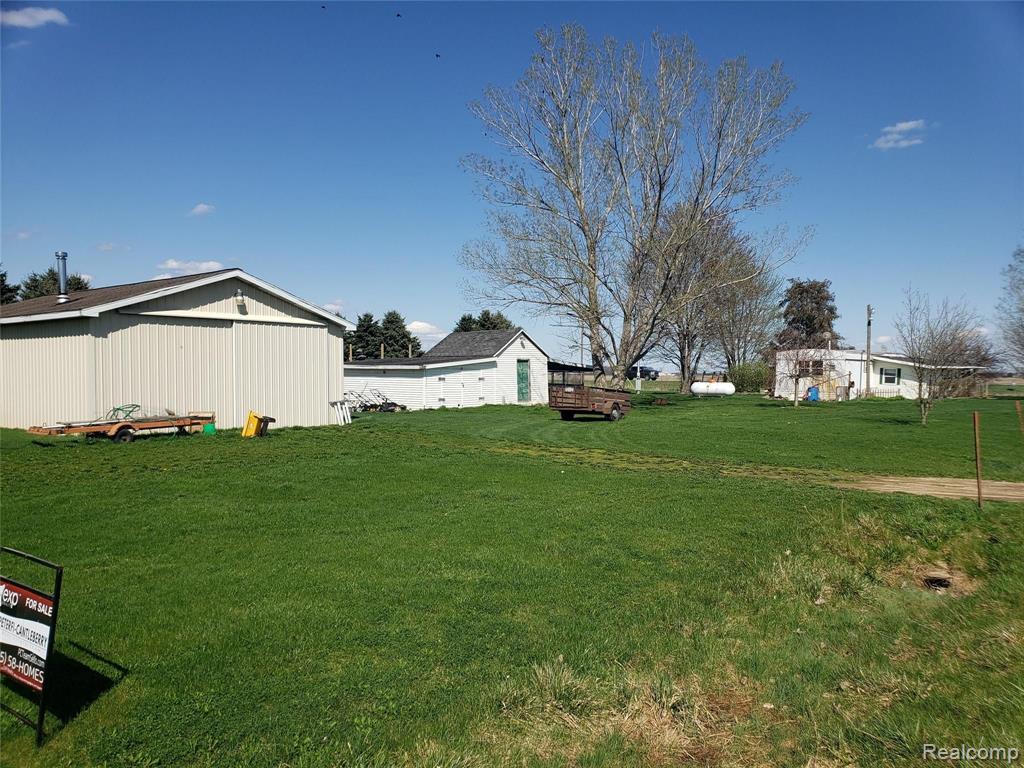 4950 South Meridian Road Wheeler, MI 48662 - Photo 6 of 42