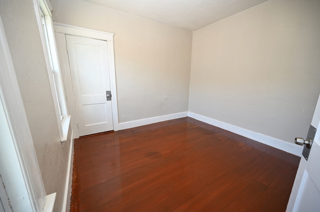 14 Derby Street Worcester, MA 01604 - Photo 5 of 23