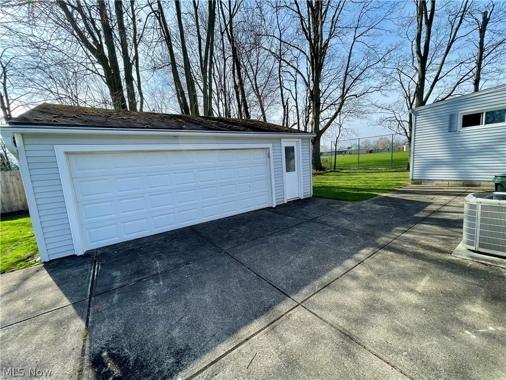 6879 Franke Road Middleburg Heights, OH 44130 - Photo 28 of 30