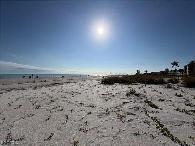 $985,000 | 2230 Camino Del Mar, Unit 1D2, Sanibel, FL 33957