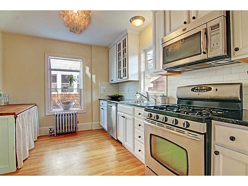 102 Dexterdale Road Providence, RI 02906 - Photo 12 of 25 Kitchen.