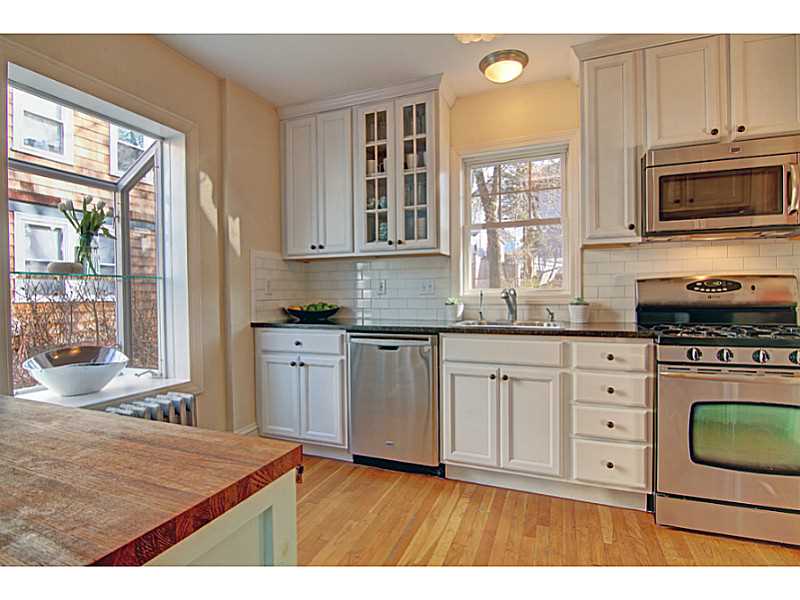 102 Dexterdale Road Providence, RI 02906 - Photo 13 of 25 Kitchen.