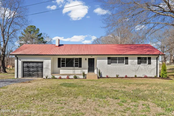 $214,900 | 236 Browns Ferry Road, Senatobia, MS 38668