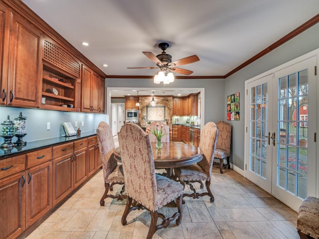 343 East Tripp Road Sunnyvale, TX 75182 - Photo 12 of 36 a dining room with furniture and window