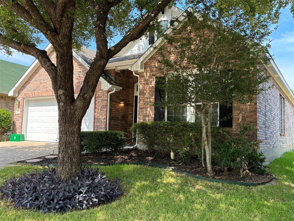 812 Ridge Point Drive Grand Prairie, TX 75052 - Photo 1 of 17 Gallery Image 1