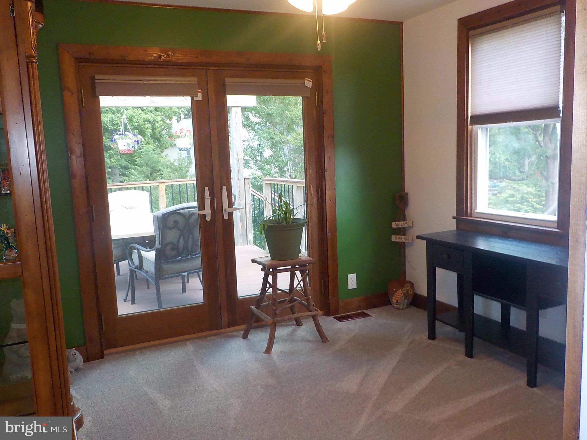 507 North Stuart Street Baltimore, MD 21221 - Photo 11 of 30 Living Room