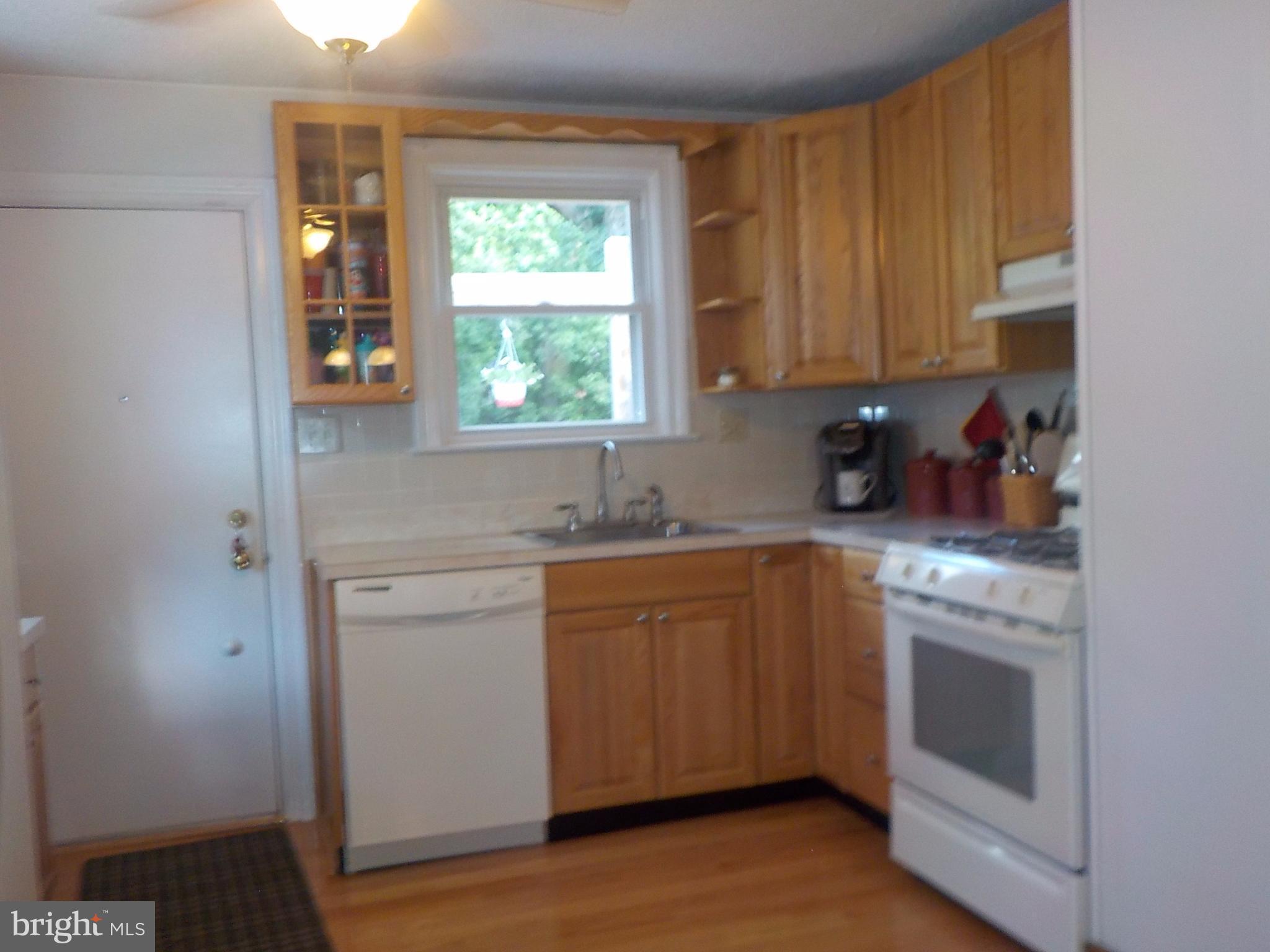507 North Stuart Street Baltimore, MD 21221 - Photo 14 of 30 Kitchen