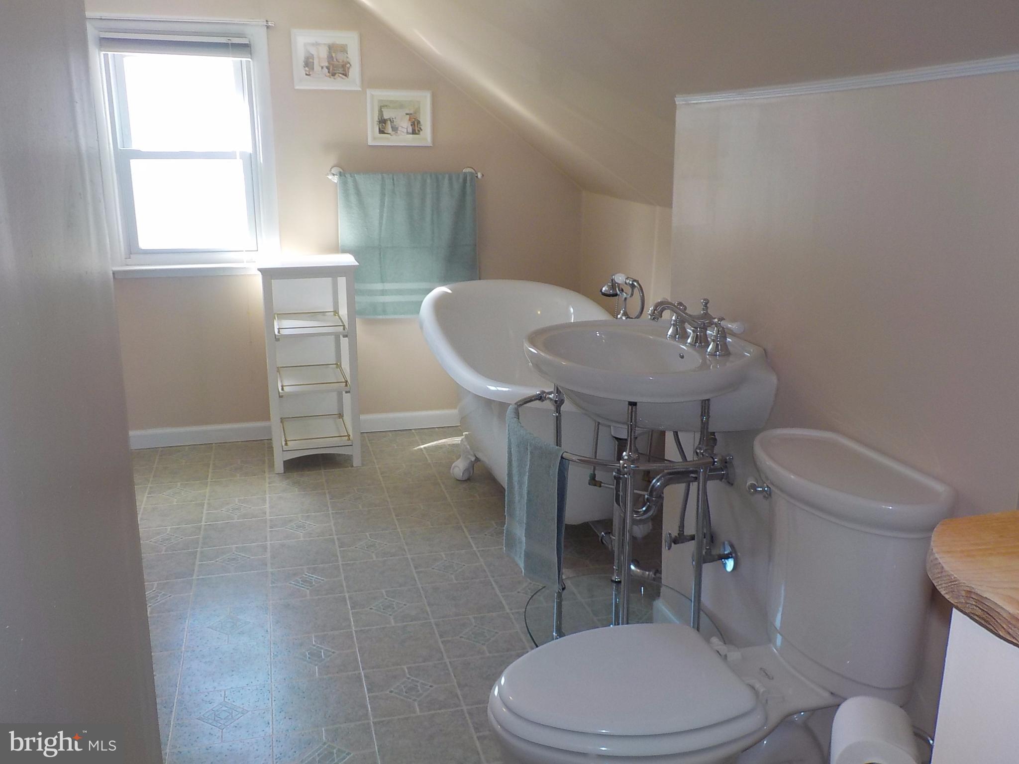 507 North Stuart Street Baltimore, MD 21221 - Photo 20 of 30 Bath (Master)