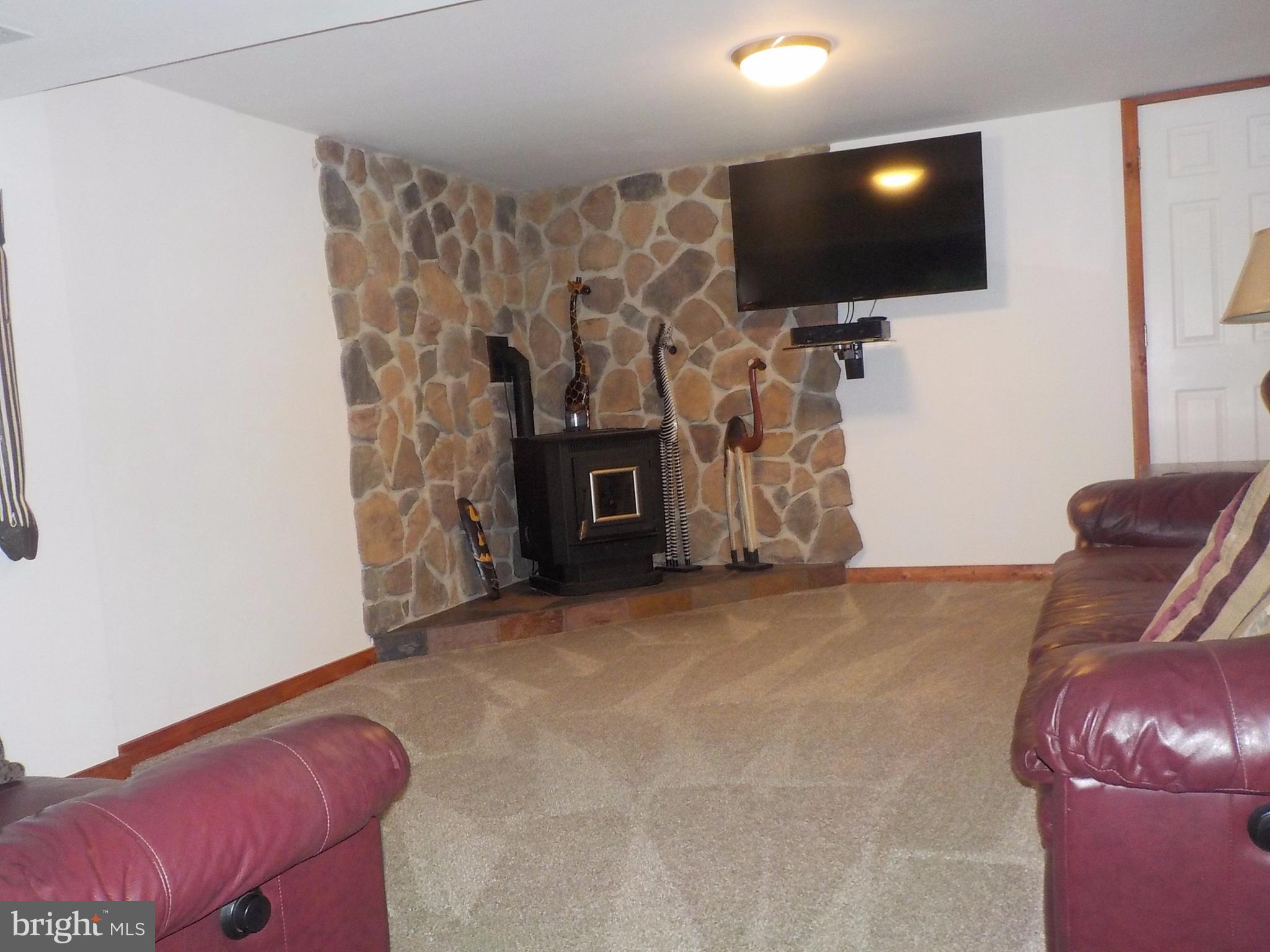 507 North Stuart Street Baltimore, MD 21221 - Photo 23 of 30 Family Room